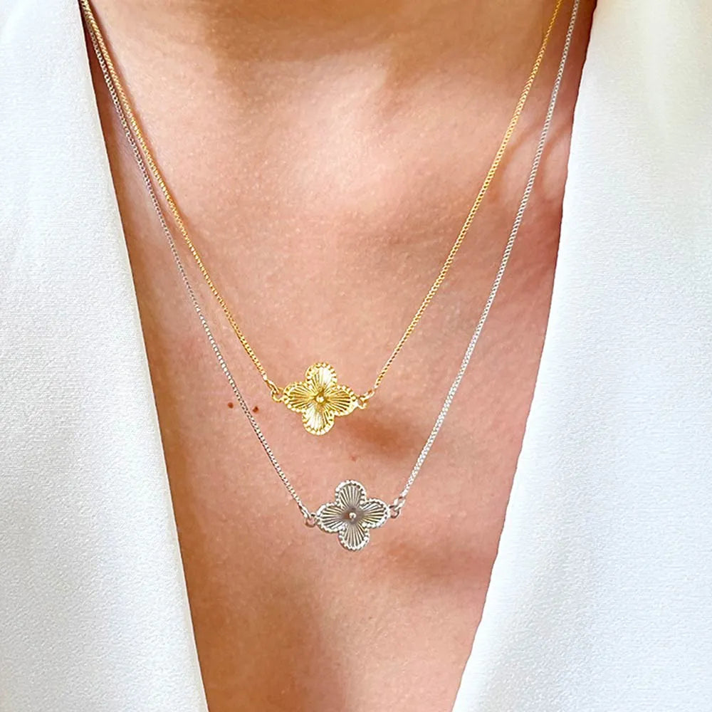 Colar Trevo com Riscos Ródio Branco