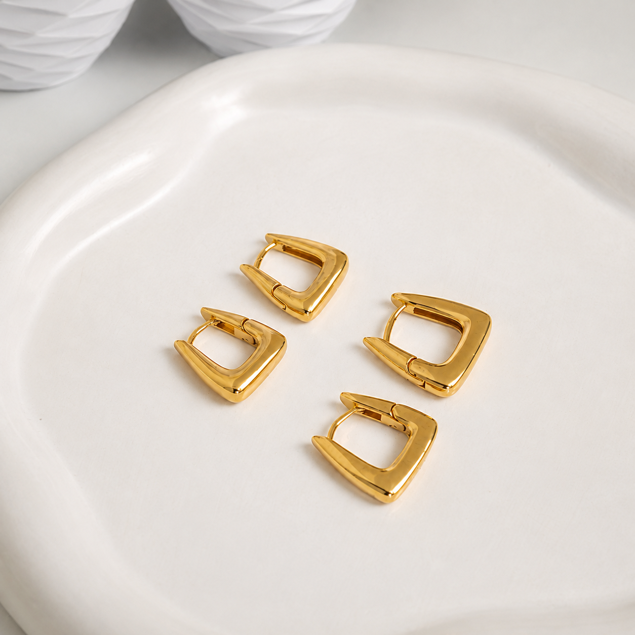 Brinco Dupla Argola Triangular Lisa Ouro 18K