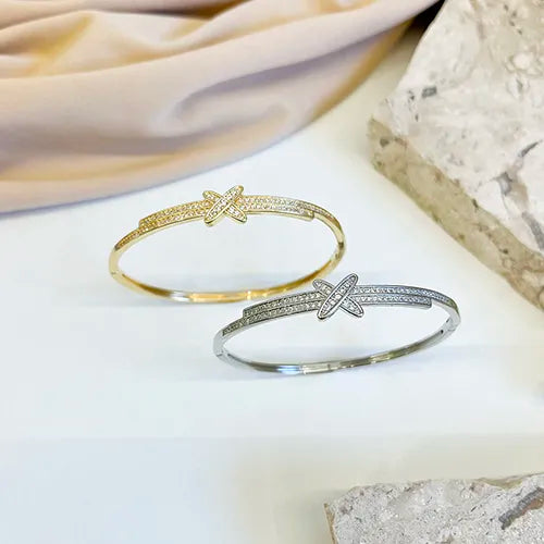 Bracelete com X e Micro Zircônia Ródio Branco