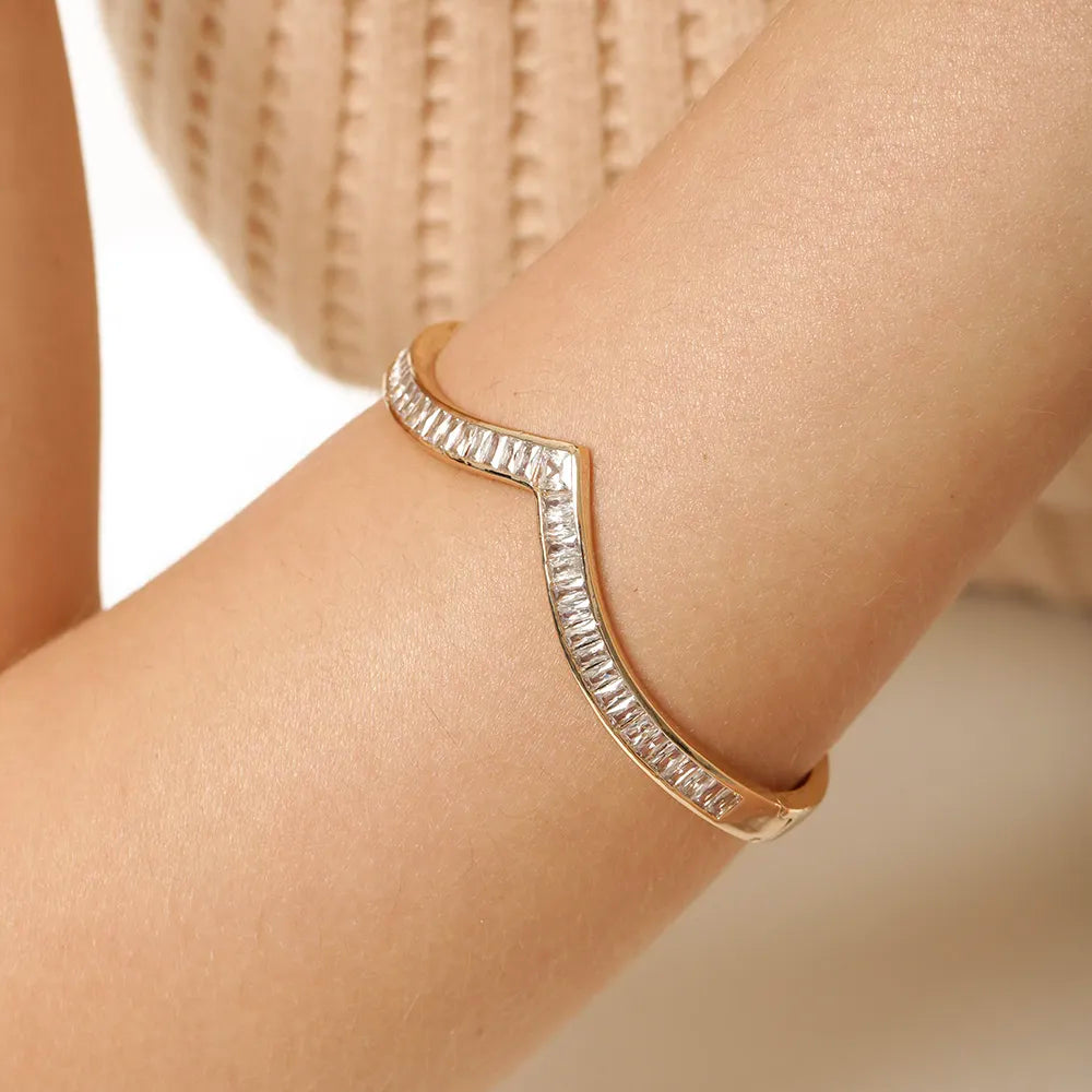 Bracelete em V com Micro Zircônias Ouro 18K