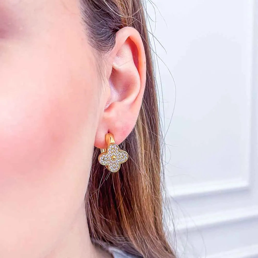 Brinco Argola Inspiração Trevo Cravejado