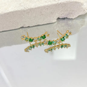 Brinco Ear Cuff com Zircônias Ouro 18K