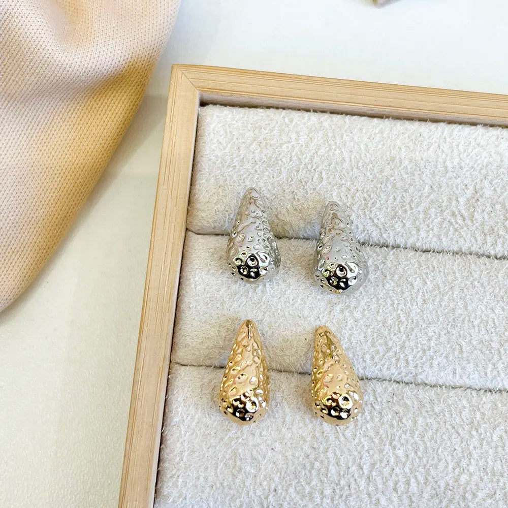 Brinco Gota Texturizada Ouro 18K